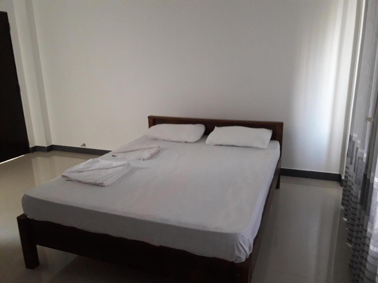 Kanora Lake Resort Maharagama Buitenkant foto
