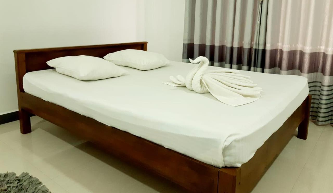 Kanora Lake Resort Maharagama Buitenkant foto
